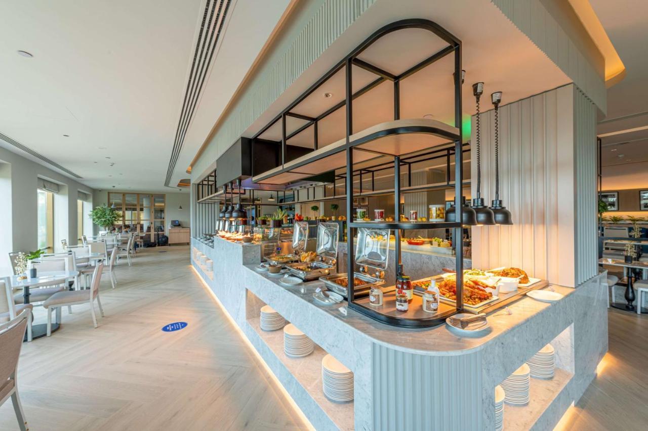 Station touristique Radisson Blu & Resort, Corniche 5*