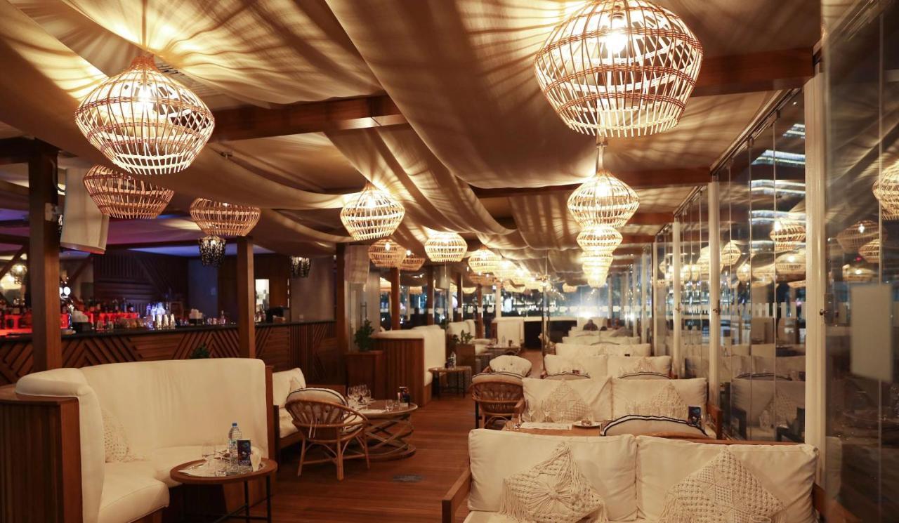 Radisson Blu & Resort, Corniche