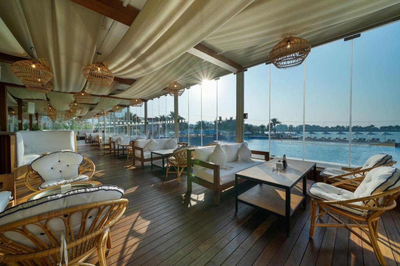 Radisson Blu & Resort, Corniche 5*