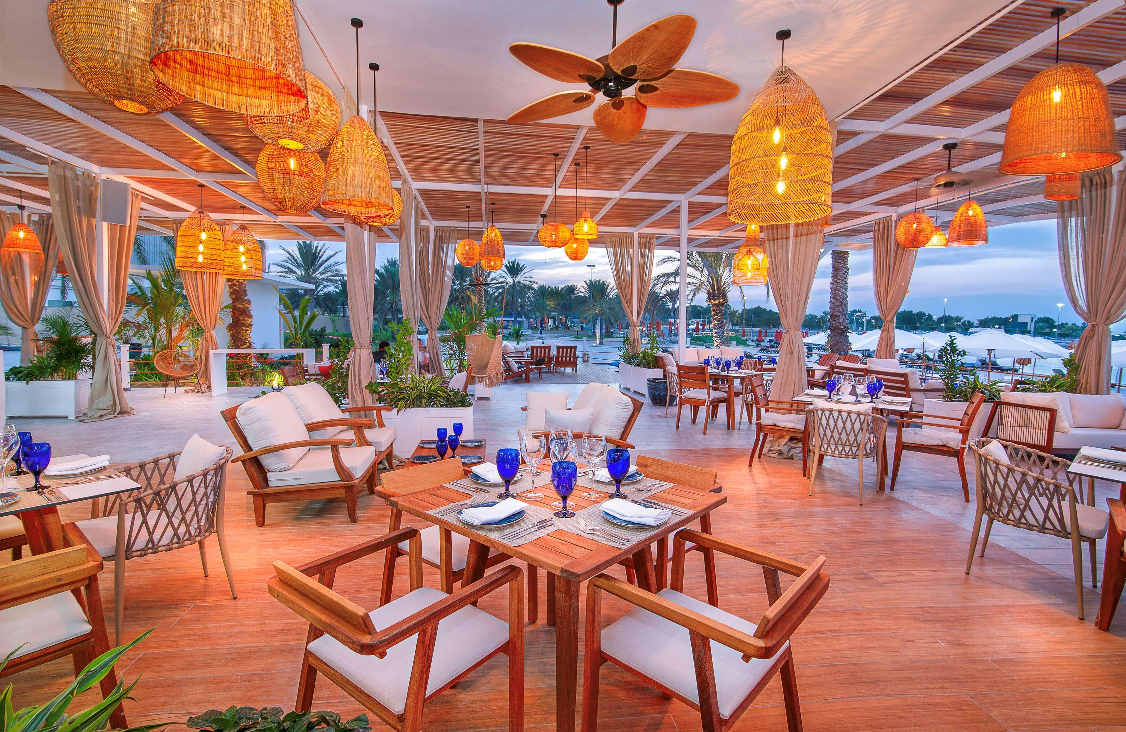 Radisson Blu & Resort, Corniche Resort