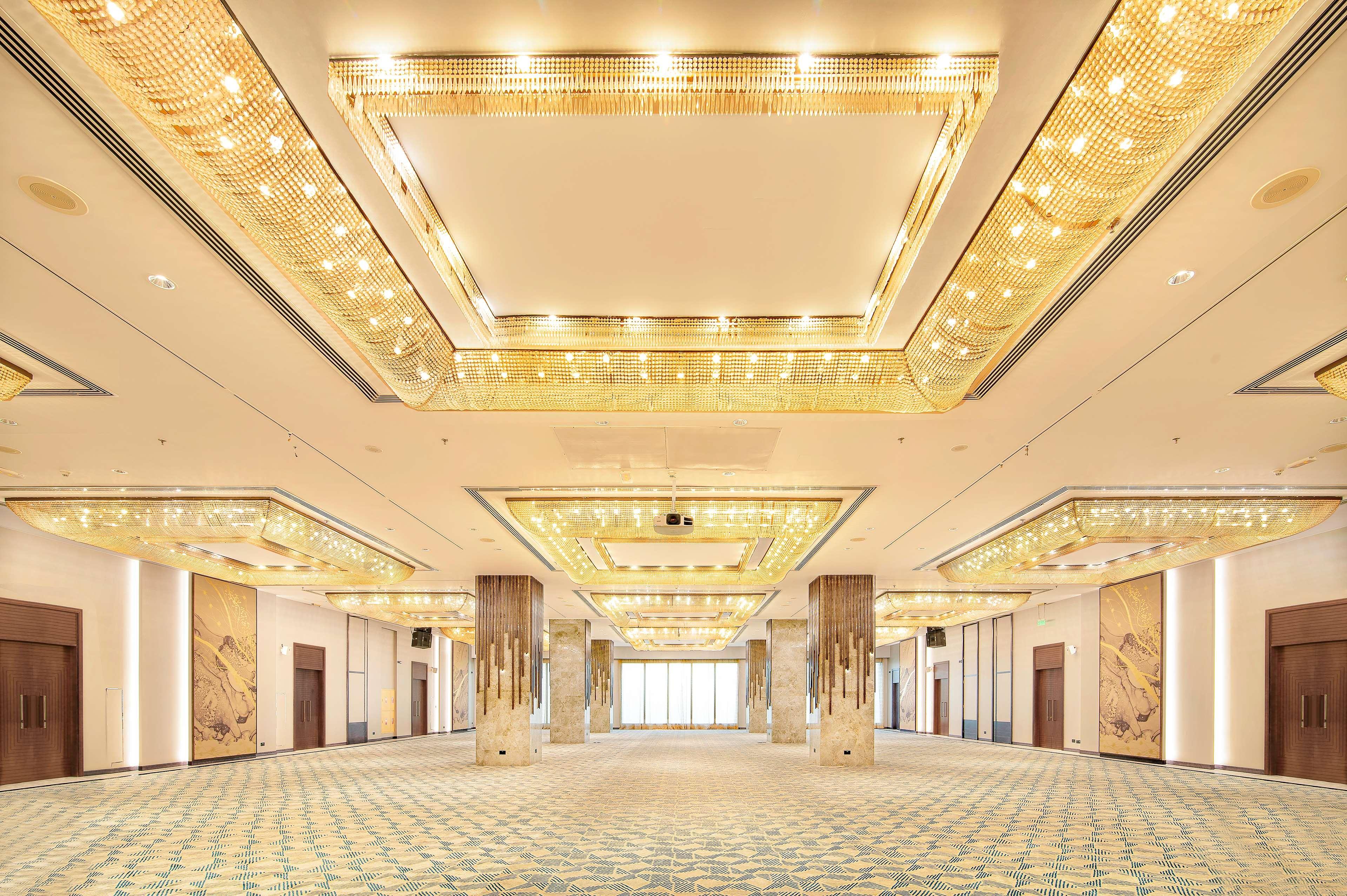 Radisson Blu & Resort, Corniche Resort