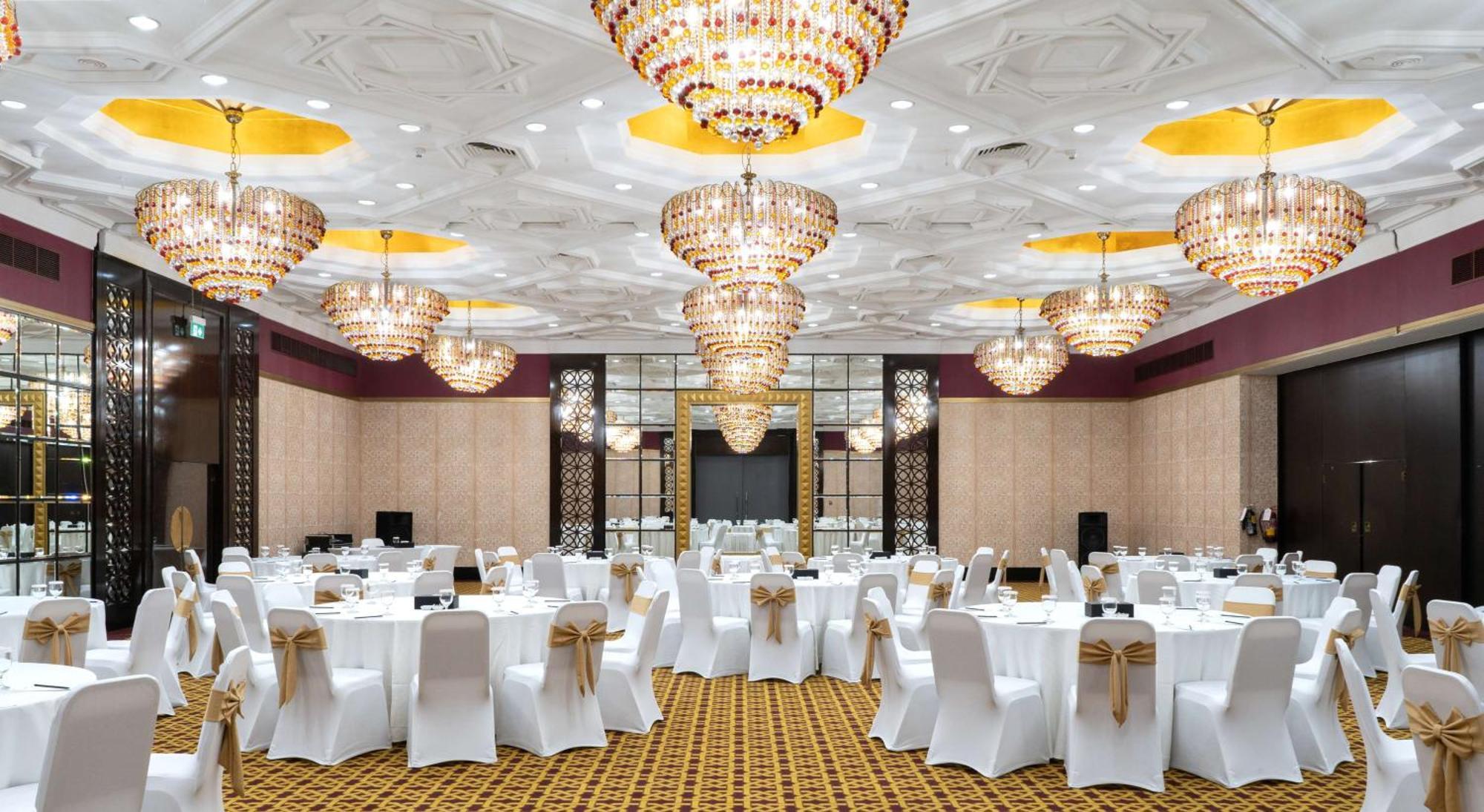Radisson Blu & Resort, Corniche Resort